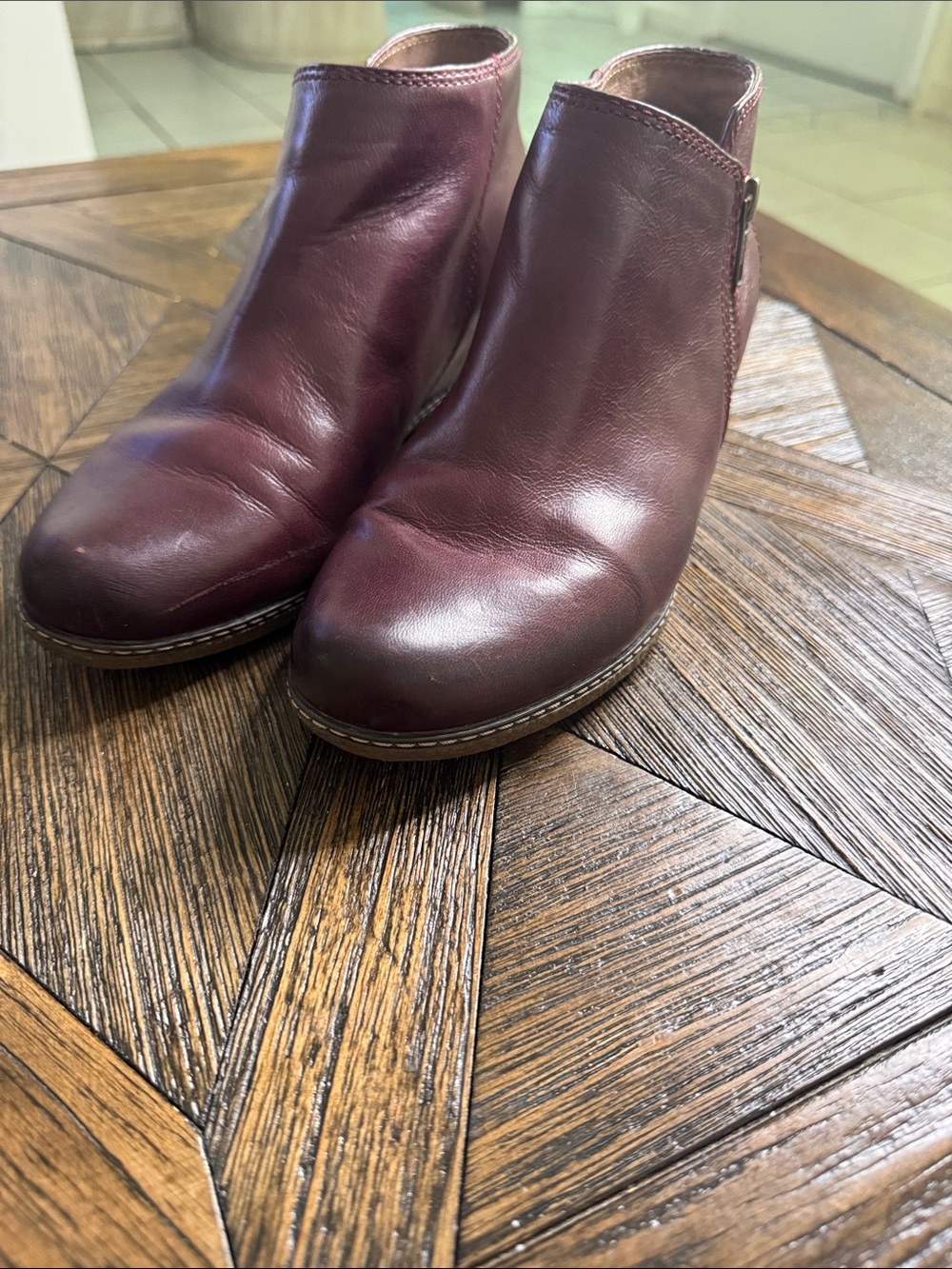 Dansko Leyla Burgundy Burnished Leather Hidden Wedge Ankle Booties Sz 8